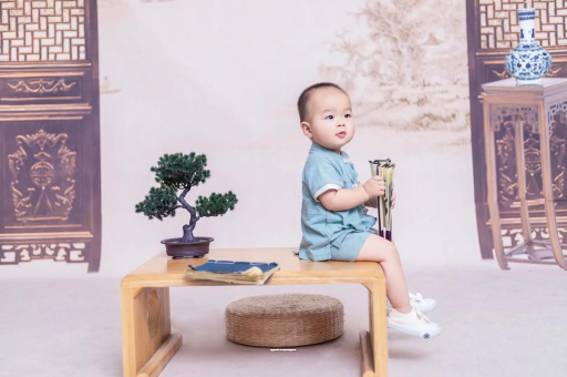 代怀包生男孩医院宝宝几个月翻身才正常